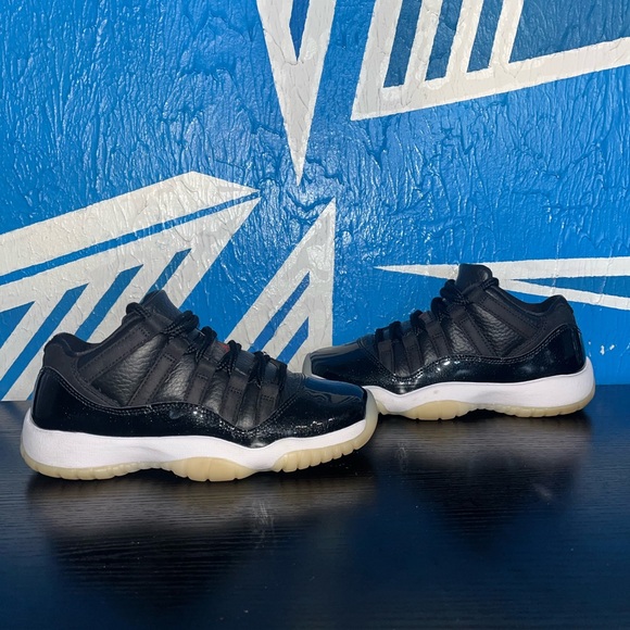 Air Jordan 11 Retro Low 72-10